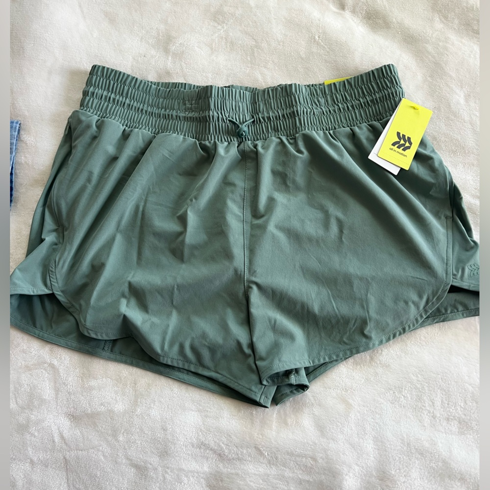 Women’s all in motion Athletic Green Running Shorts size Large NWT